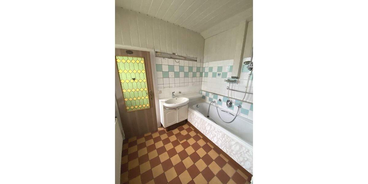 Einfamilienhaus Gotha - 4 Zimmer, 132 m&sup2;, 110.000&euro; | Angebot:25836204