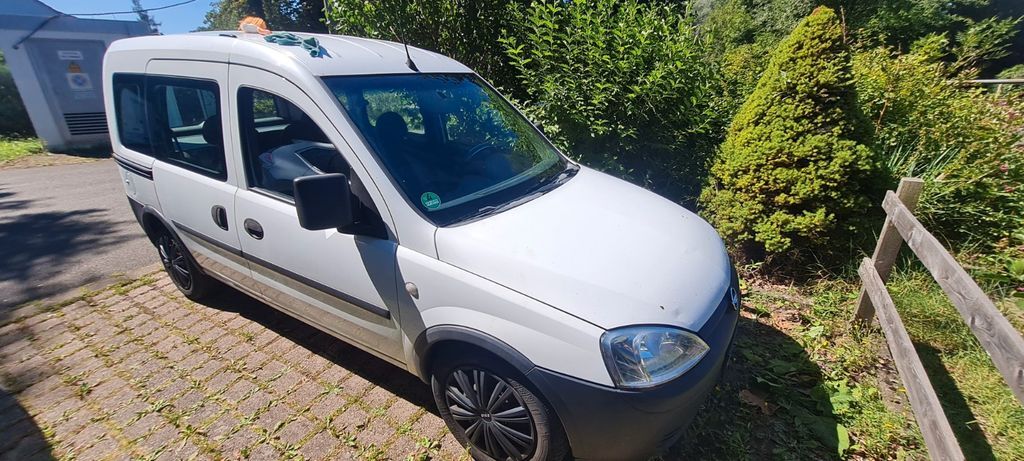 Opel Combo 299.000 km 1.200 € Gotha 99867