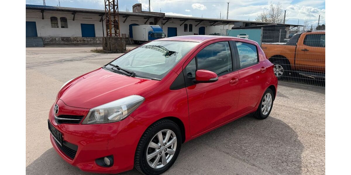 Toyota Yaris 125.600 km 5.199 &euro; Weimar 99427