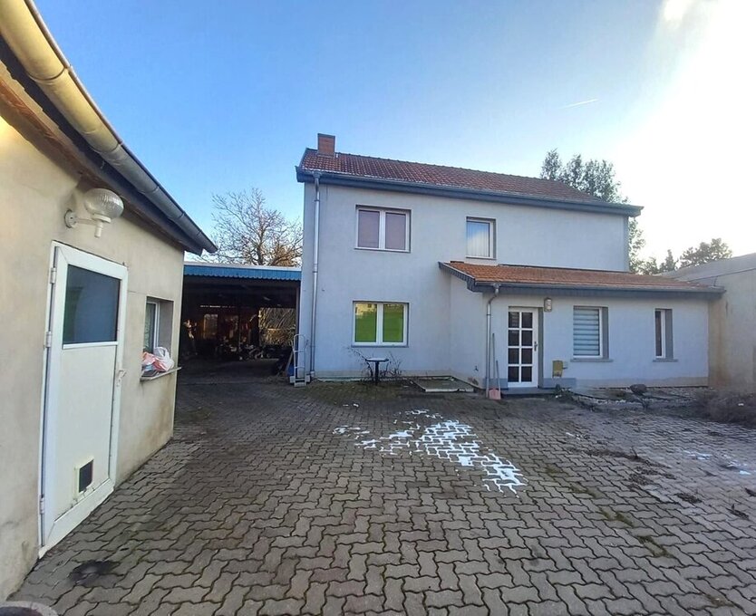Einfamilienhaus in Ballhausen sucht neuen Eigentümer - großes CarportWerkstatt, Nebengelass + weitläufiges Grundstück inklusive