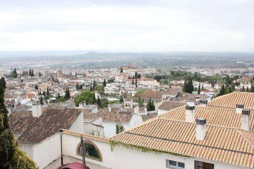 Haus zum Kaufen in Granada 310.000 € 240 m²