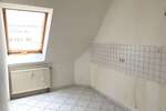 2-Zimmer-DG-Wohnung mit Badewanne - Zentrumsnah