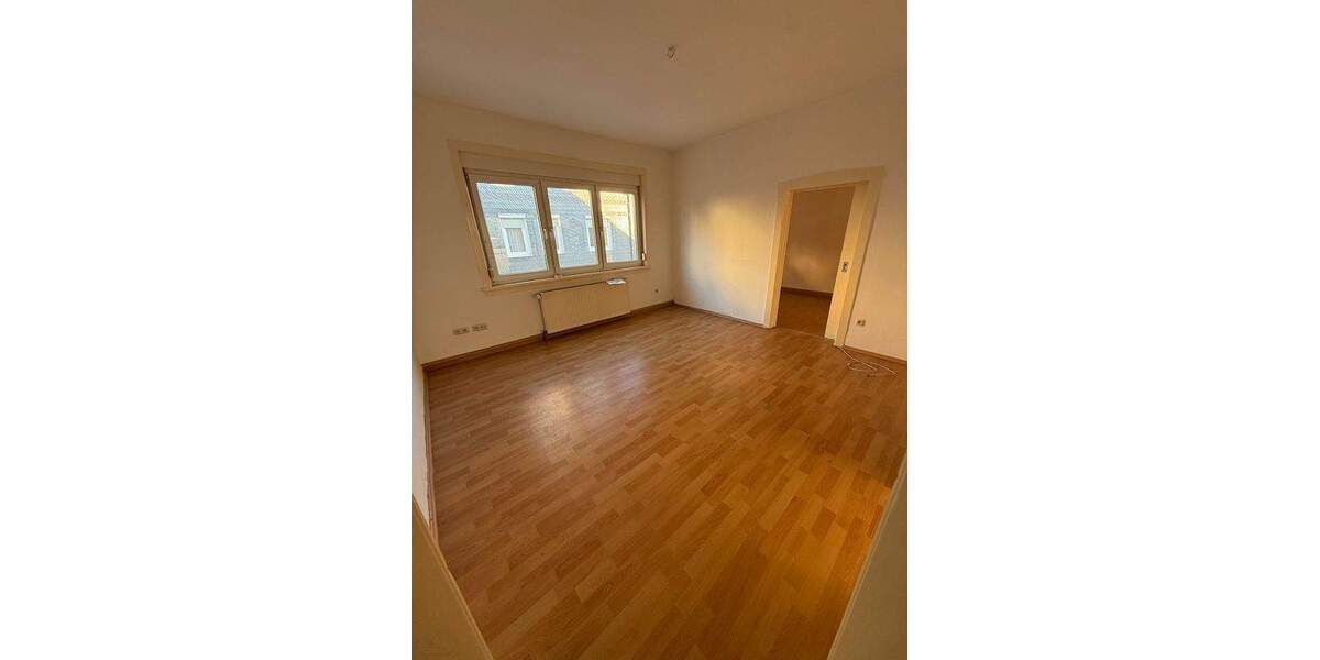Mehrfamilienhaus, Wohnhaus Geratal - 6 Zimmer, 115 m&sup2;, 120.000&euro; | Angebot:25796922