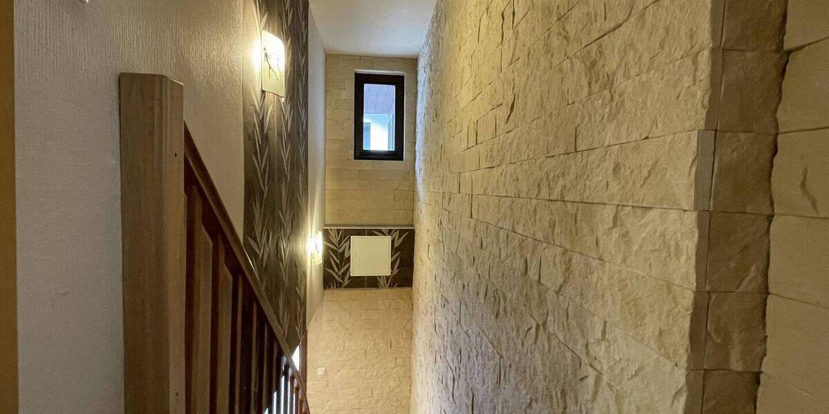 Einfamilienhaus Kölleda - 8 Zimmer, 267 m&sup2;, 279.000&euro; | Angebot:25676937