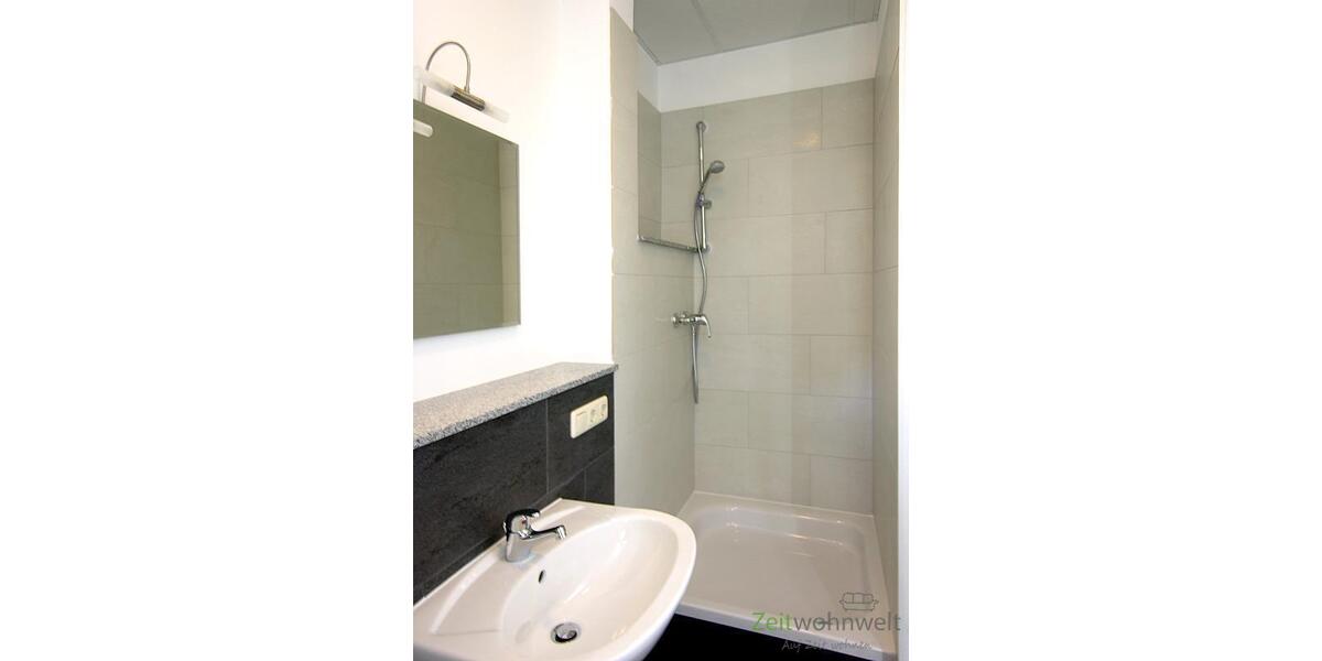 (EF0425_Y) Erfurt: Löbervorstadt, möbliertes Zimmer mit eigenem WCDusche, 1. Obergeschoss, an Wochenendheimfahrer 1 zimmer