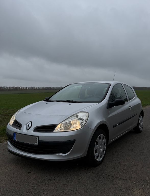 Renault Clio 173.000 km 1.900 € Erfurt 99090