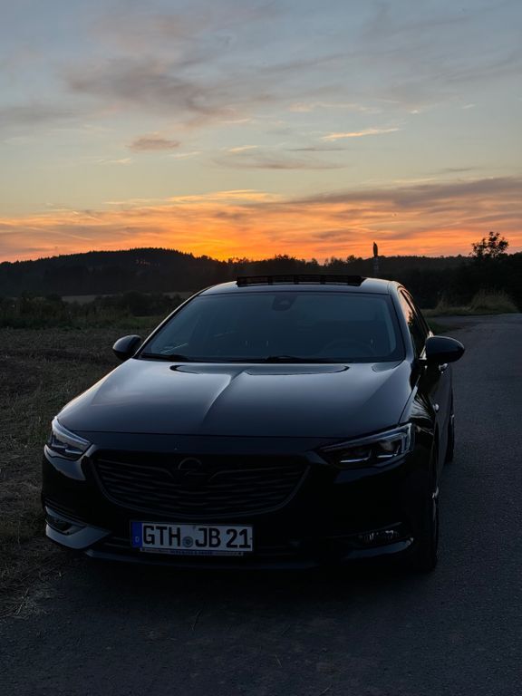 Opel Insignia 198.000 km 9.199 € Hörselgau 99880