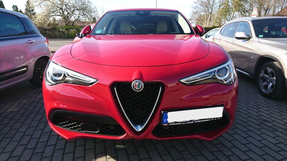 Alfa Romeo Stelvio 88.000 km 26.000 € Weimar 99428