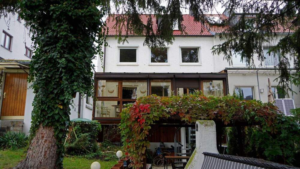 TOP Wohnlage in Erfurt Süd! Besser geht`s nicht! Großzügiges Einfamilienhaus mit Platz für Homeoffice 6 zimmer