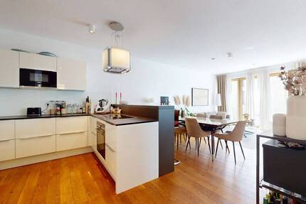 Moderne Zwei-Zimmer-Wohnung mit Loggia im Maintor - Zwischen Skyline und Mainufer