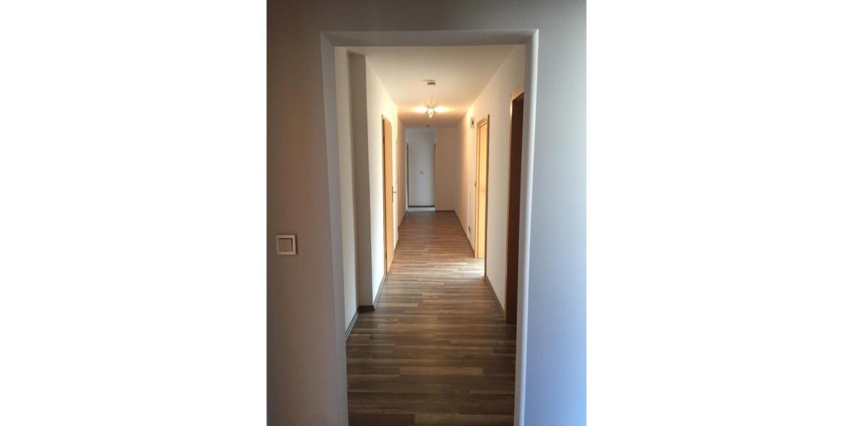 Anfragestop - Schöne 4-Raum-Wohnung mit Einbauküche und Garage 4 zimmer