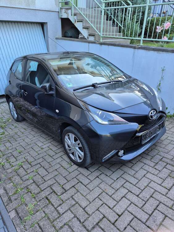 Toyota Aygo 62.004 km 7.490 € Weimar 99423
