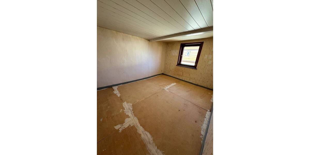 Reihenmittelhaus Ohrdruf - 4 Zimmer, 96 m&sup2;, 45.000&euro; | Angebot:25682864