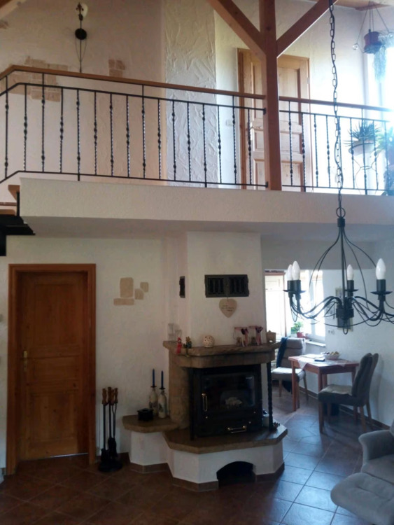 Vielseitiges Wohnensemble mit drei Wohneinheiten, großem Grundstück und moderner Ausstattung 6 zimmer