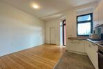 #Nur WG geeignet #Altbau #Einbauküche #Modernes Tageslichtbad #Balkon #Innenstadtlage #Bahnhofsnähe