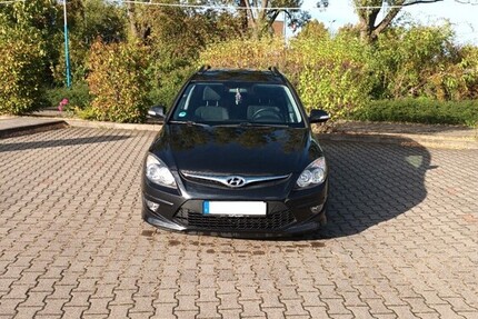 Hyundai i30 CW 92.000 km 4.400 € Erfurt 99084