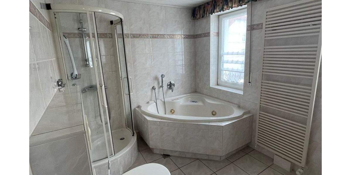 Reihenendhaus Gotha - 8 Zimmer, 167 m&sup2;, 370.000&euro; | Angebot:26731459