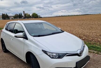 Toyota Auris 117.693 km 9.500 &euro; Sömmerda 99610