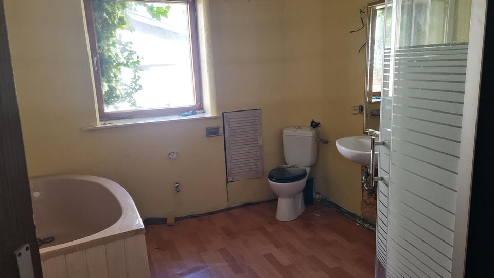 Einfamilienhaus Nesse-Apfelstädt Apfelstädt - 13 Zimmer, 230 m&sup2;, 110.000&euro; | Angebot:21605269