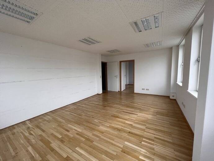 Gewerbeobjekt Weimar Parkvorstadt - 3 Zimmer, 65 m&sup2;, 620&euro; | Angebot:25672573