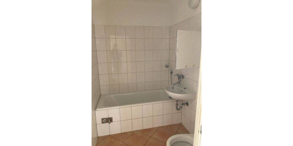 Etagenwohnung Weimar Schöndorf - 4 Zimmer, 90 m&sup2;, 625&euro; | Angebot:26833431