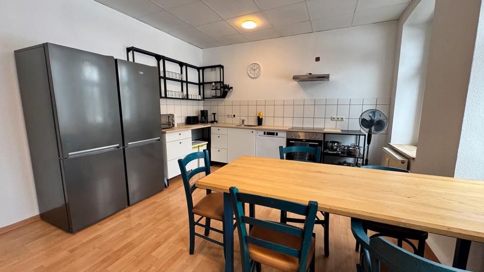 Etagenwohnung Arnstadt - 4 Zimmer, 90 m&sup2;, 1.200&euro; | Angebot:25062044
