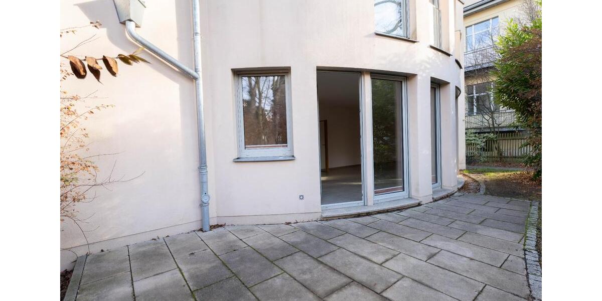 Traumhafte 4 Zimmer-Wohnung mit Tiefgarage und Terrasse in der Südstadt 4 zimmer