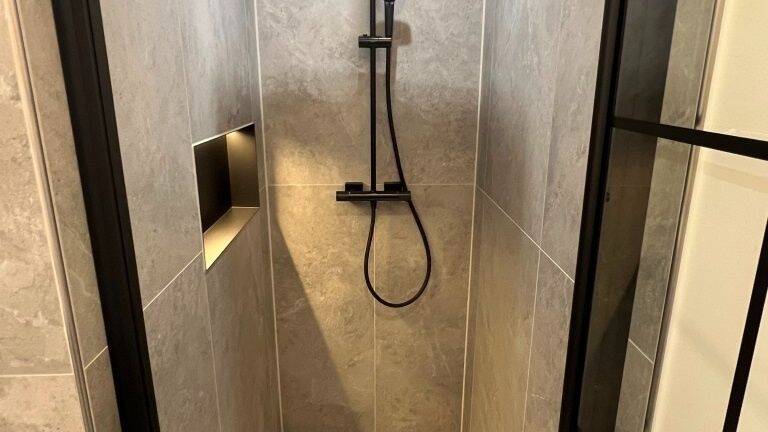 Erstbezug nach hochwertiger Sanierung, seltene Gelegenheit 3 zimmer