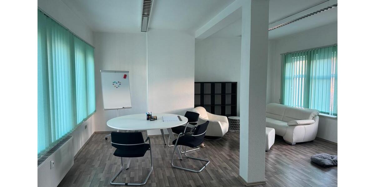 Bürofläche zur Miete – 30 m² – möbliert – Zentrum Gotha zimmer
