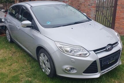 Ford Focus 83.000 km 6.700 &euro; Straußfurt 99634