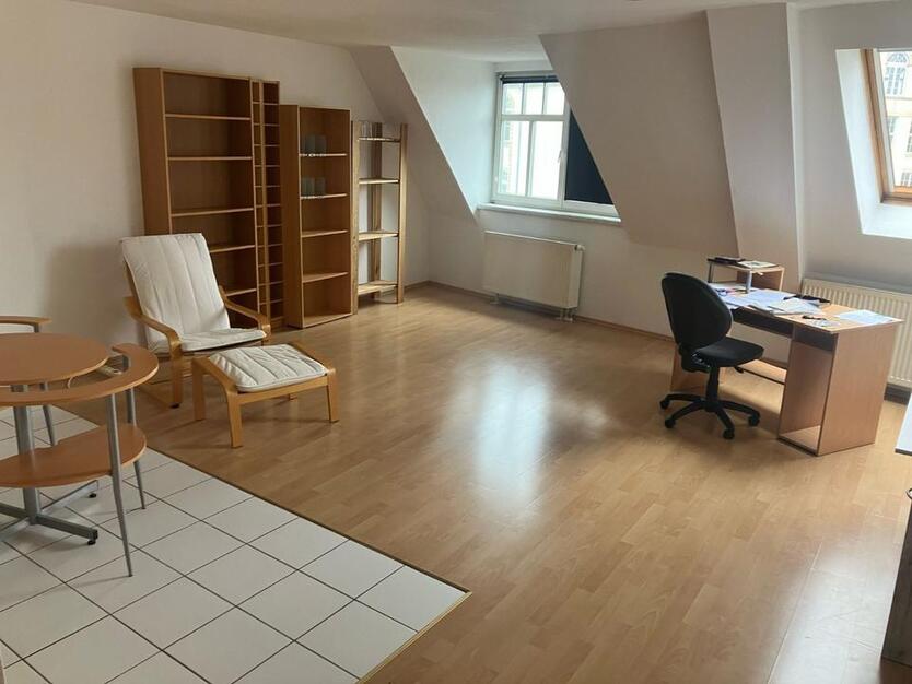 Große 2 Zimmer Wohnung in Erfurt (zentrumsnah)