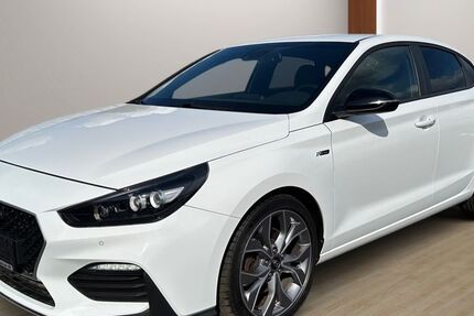 Hyundai i30 68.000 km 18.900 € Schwabhausen 99869