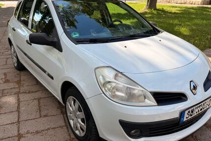Renault Clio 94.500 km 3.550 &euro; Gebesee 99189