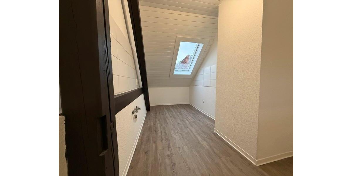 Renovierte 3-Zimmer-Maisonettewohnung im Dachgeschoss 3 zimmer