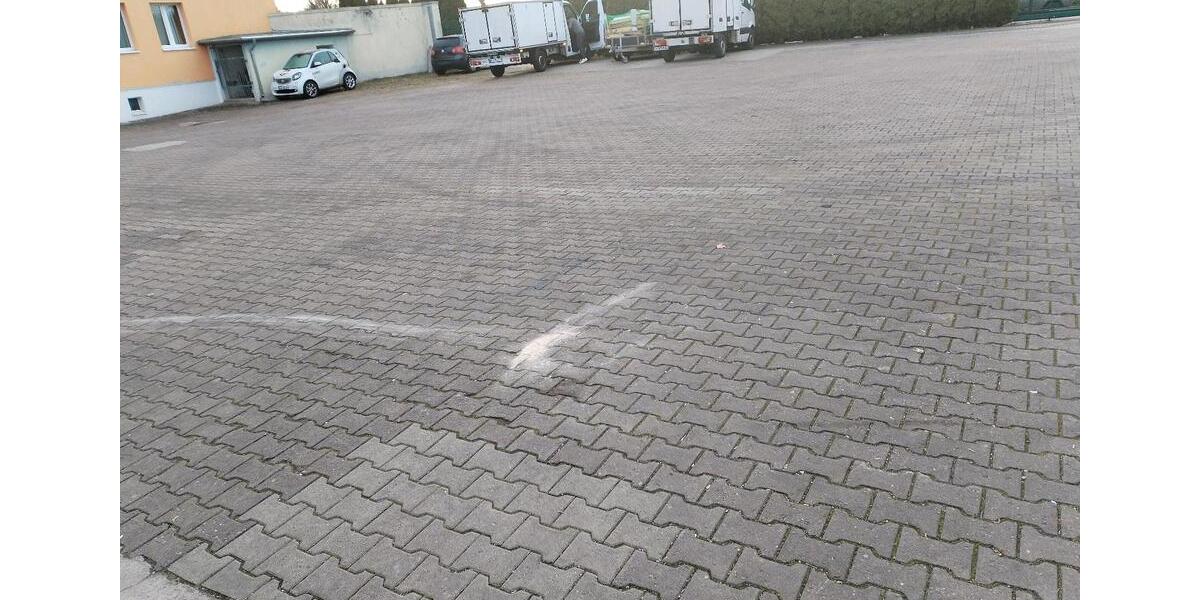 Lagerhalle und Grundstück zu vermieten. zimmer