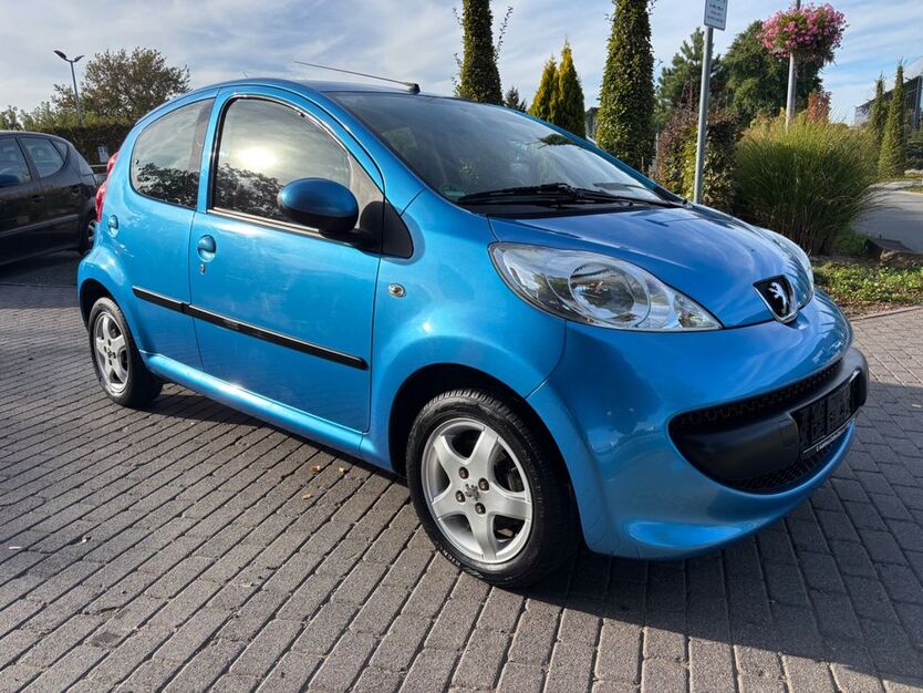 Peugeot 107 88.000 km 2.500 € Erfurt 99085