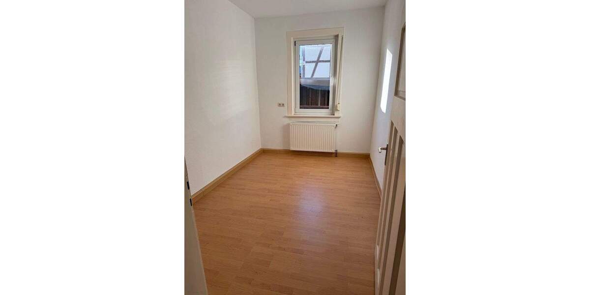Mehrfamilienhaus, Wohnhaus Geratal - 6 Zimmer, 115 m&sup2;, 120.000&euro; | Angebot:25796922