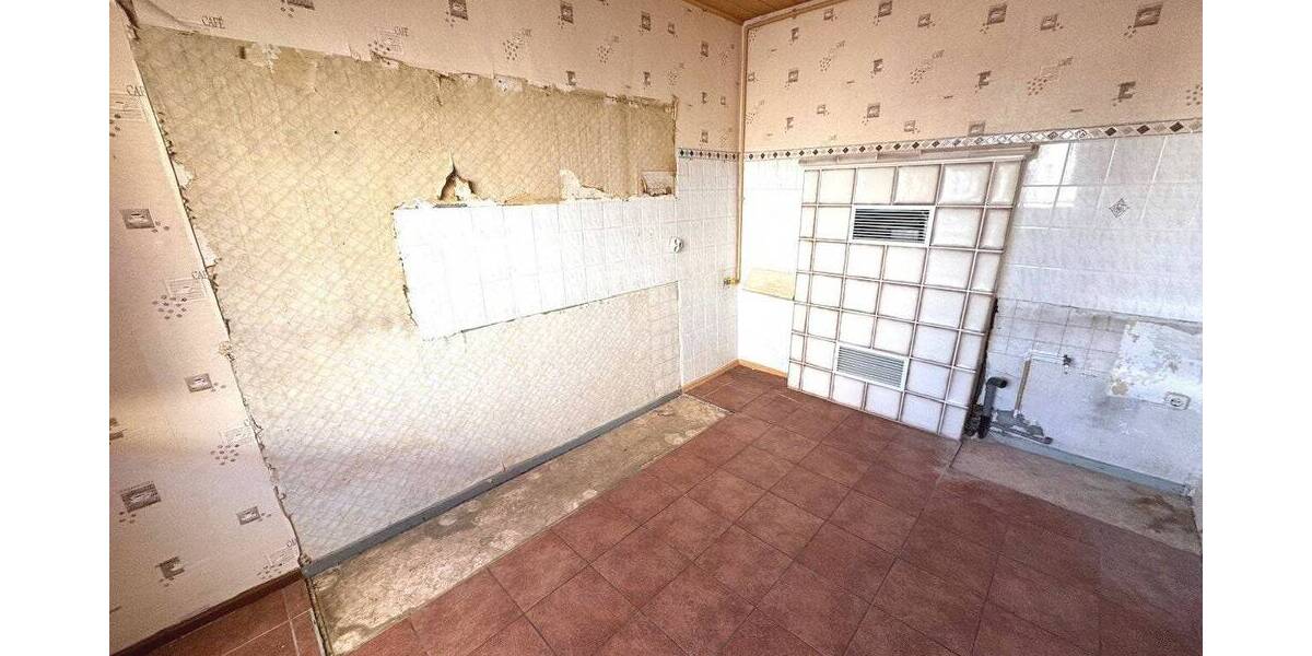 Reihenmittelhaus Ohrdruf - 4 Zimmer, 96 m&sup2;, 45.000&euro; | Angebot:25682864