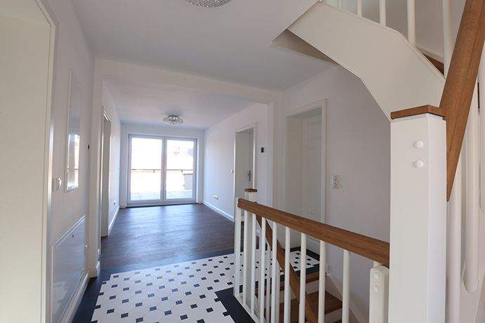 Einfamilienhaus Erfurt Wallichen - 7 Zimmer, 300 m&sup2;, 2.900&euro; | Angebot:26243600