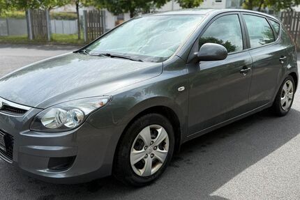 Hyundai i30 99.980 km 2.890 &euro; Drei Gleichen OT Günthersleben 99869