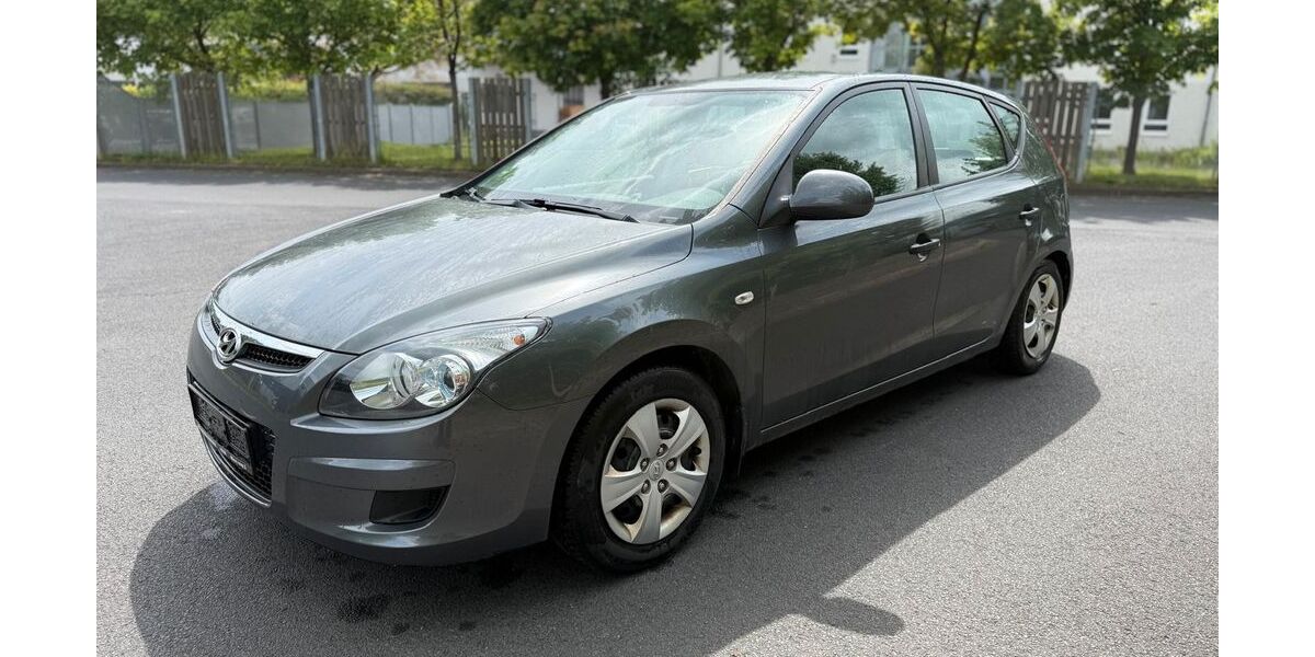 Hyundai i30 99.980 km 2.890 &euro; Drei Gleichen OT Günthersleben 99869
