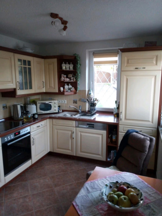 Vielseitiges Wohnensemble mit drei Wohneinheiten, großem Grundstück und moderner Ausstattung 6 zimmer