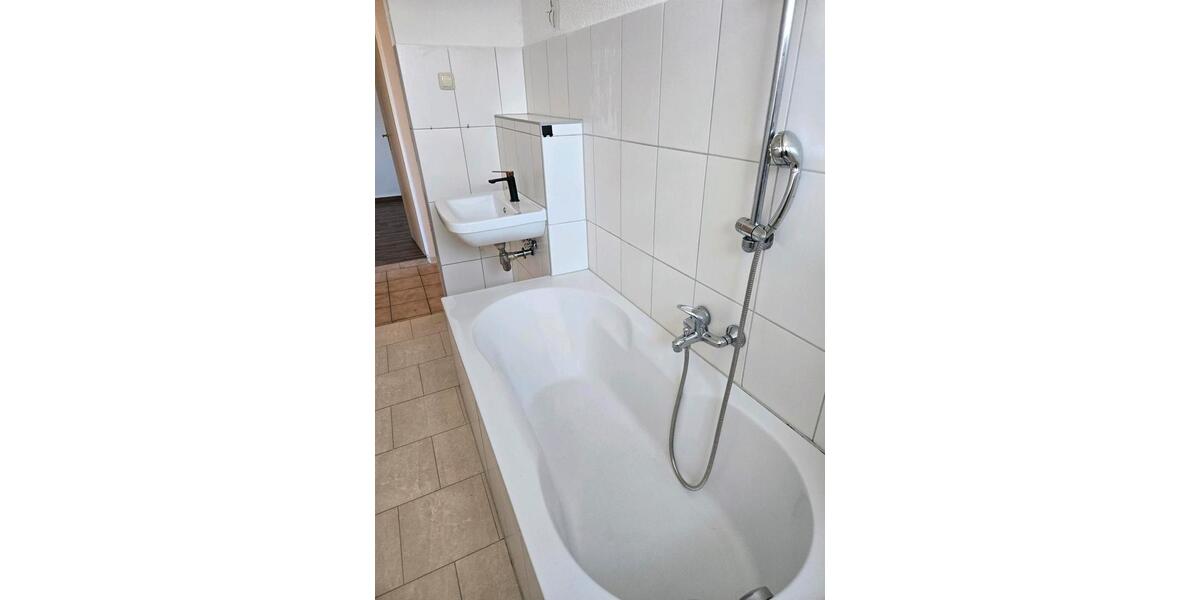 Etagenwohnung Straußfurt - 3 Zimmer, 70 m&sup2;, 780&euro; | Angebot:25543322