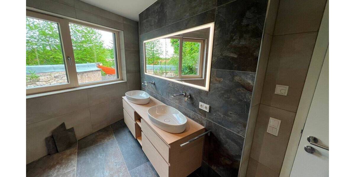 Etagenwohnung Erfurt Hochheim - 4 Zimmer, 130 m&sup2;, 2.190&euro; | Angebot:26851170