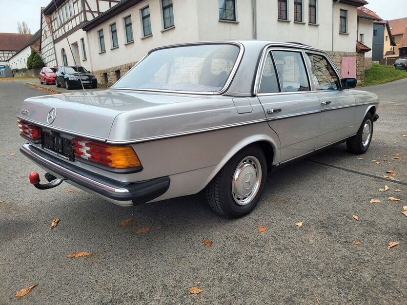 Mercedes-Benz 230 178.500 km 8.699 € Blankenhain 99444