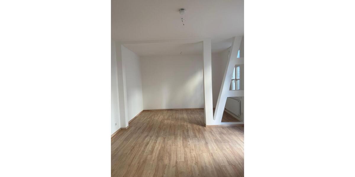 Etagenwohnung Erfurt - 5 Zimmer, 140 m&sup2;, 2.100&euro; | Angebot:26039468