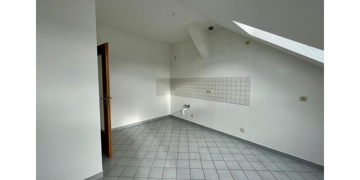 Dachgeschoßwohnung Arnstadt - 2 Zimmer, 57 m&sup2;, 390&euro; | Angebot:25053846