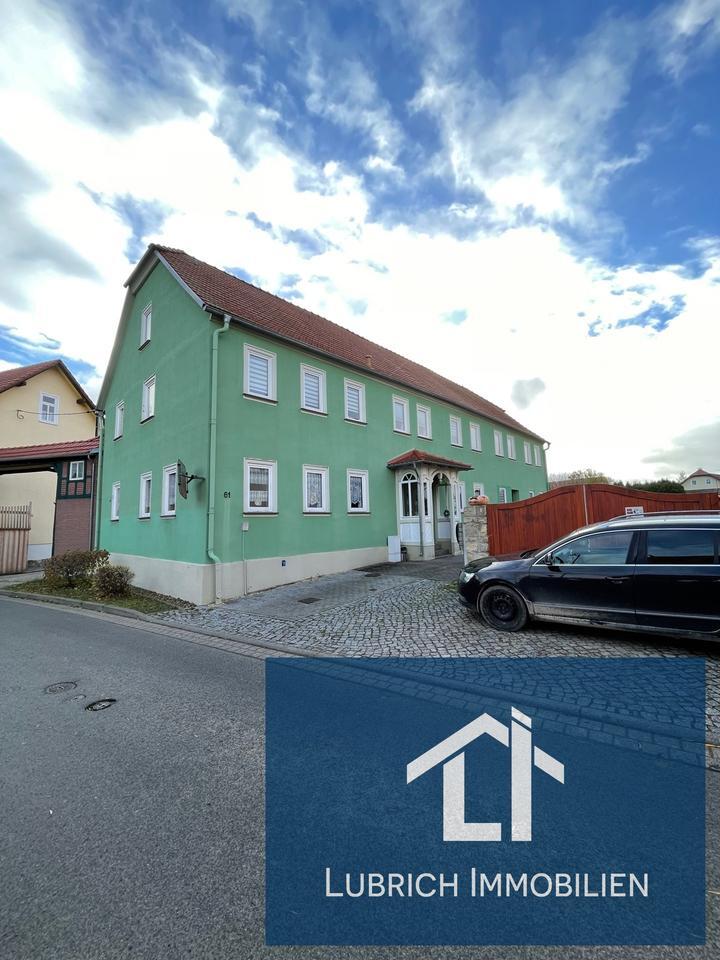 Zwei-Zimmer-Wohnung mit Einbauküche