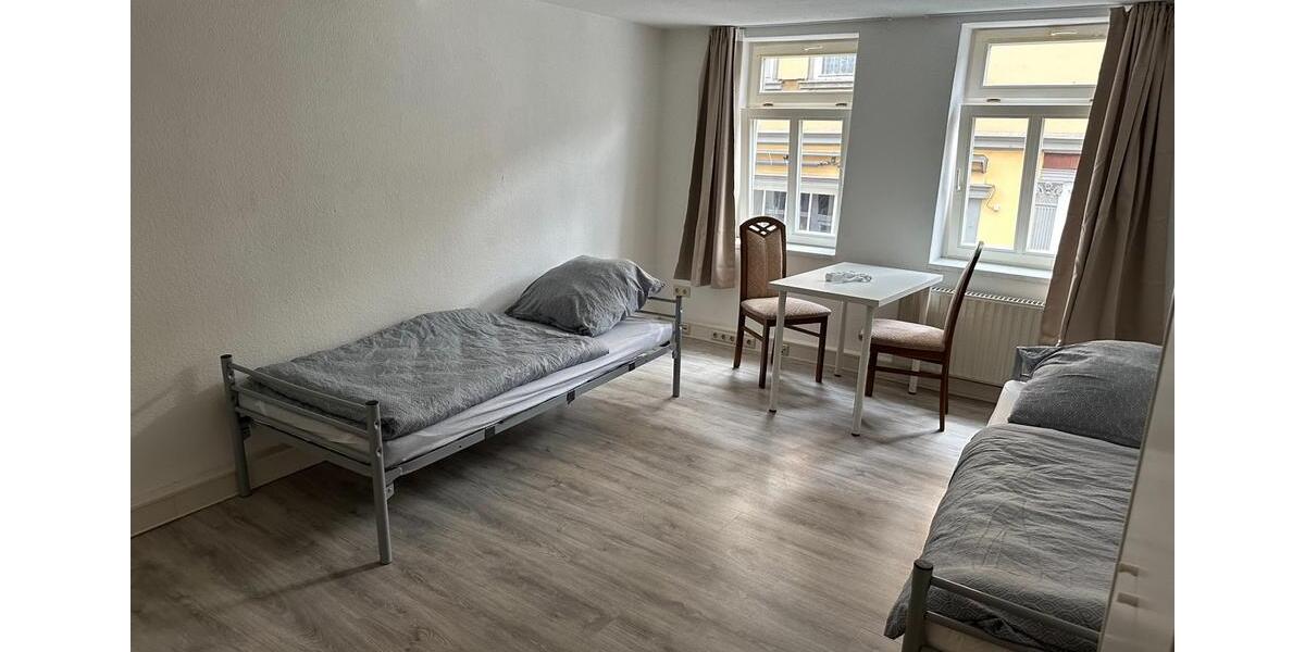 Etagenwohnung Arnstadt - 4 Zimmer, 90 m&sup2;, 20&euro; | Angebot:24200951