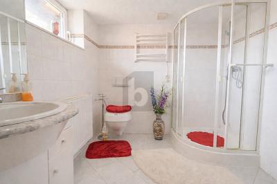 HISTORISCH VIEL PLATZ MIT GARTEN UND GARAGE - Reihenendhaus Arnstadt | Angebot:25857862